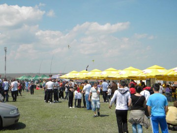 Valu lui Traian a sărbătorit Ziua Recoltei aşa cum şade bine celei mai mari comune din Dobrogea